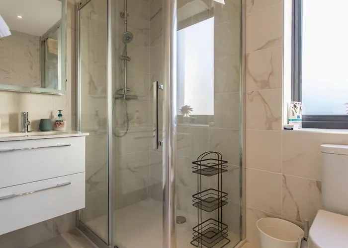 Killester Self Catering شقة