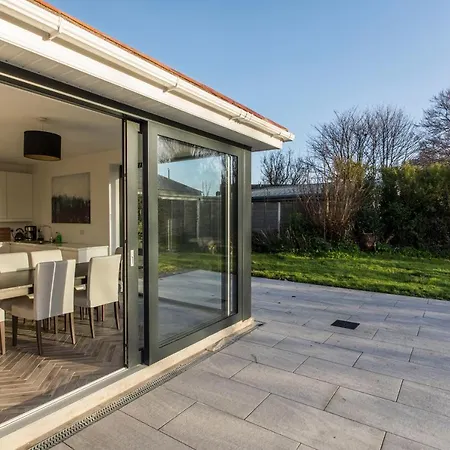 Апартаменты Killester Self Catering *