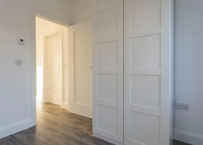 Апартаменты Killester Self Catering *