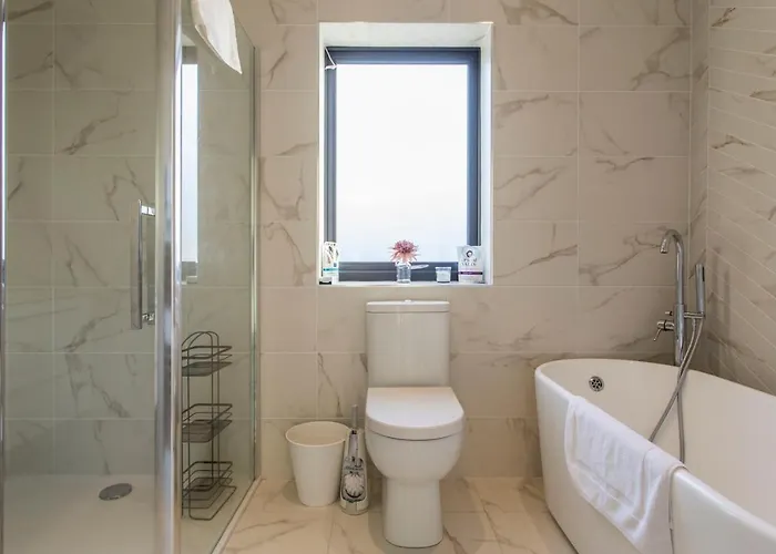 Killester Self Catering Апартаменты *