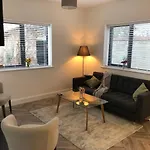 Killester Self Catering Апартаменты *