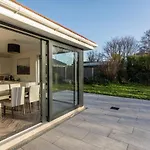 Апартаменты Killester Self Catering *